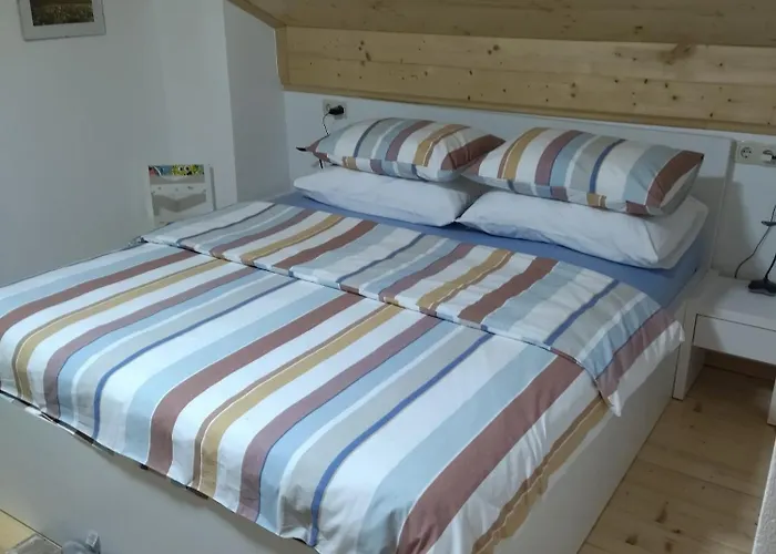 With A Parking Space Kijevo, Zagora - 22243 Gasthuis