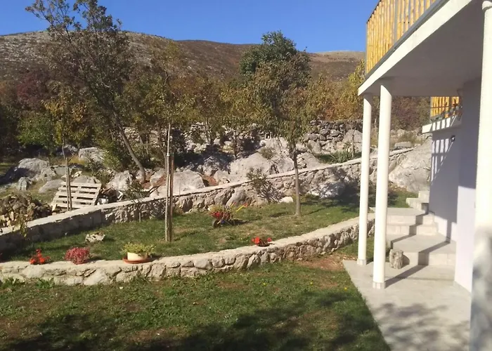 With A Parking Space Kijevo, Zagora - 22243 Gasthuis